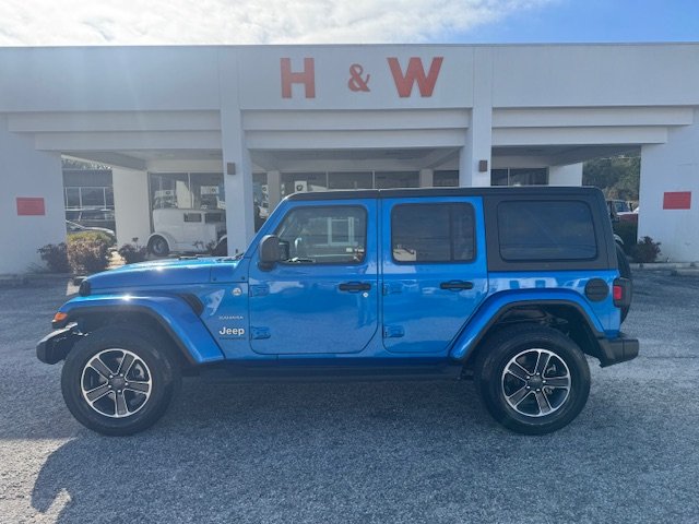 2023 Jeep Wrangler 4-Door Sahara's photo