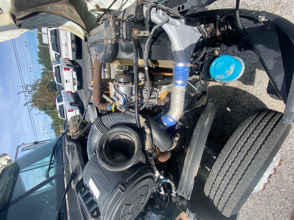 2004 Freightliner Columbia photo 8
