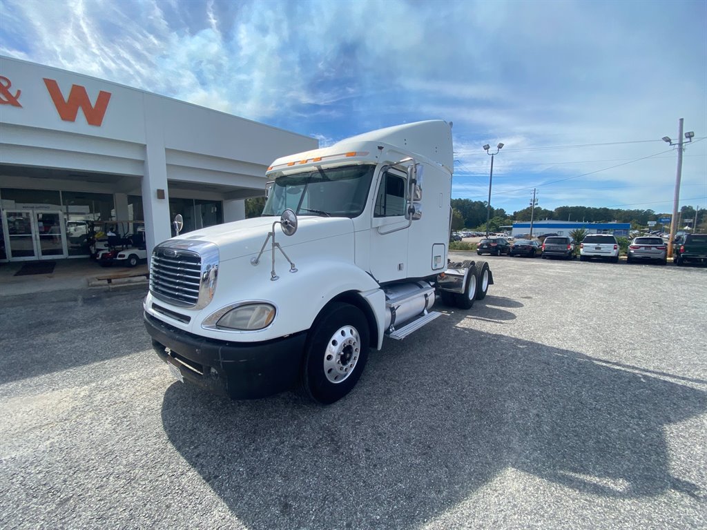 2004 Freightliner Columbia photo 6