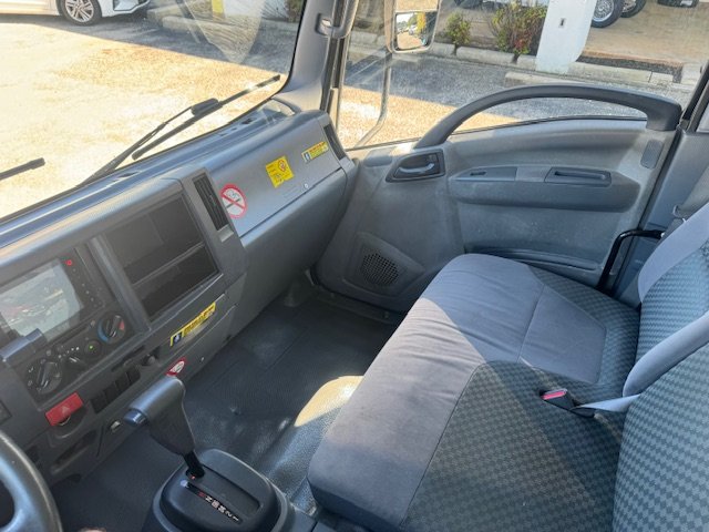 2015 Isuzu NPR - Photo 11