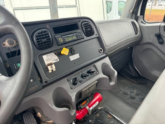 2007 Freightliner M2 106 Medium Duty photo 11