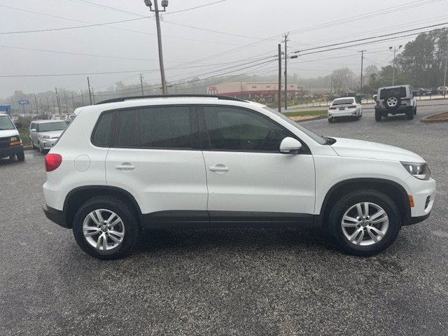 2016 Volkswagen Tiguan S photo 5