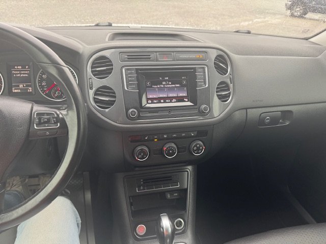 2016 Volkswagen Tiguan S photo 7