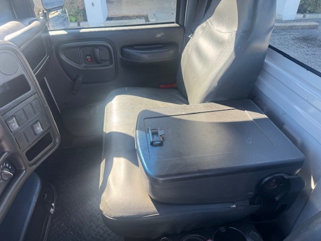 2006 GMC C5500 - Photo 11