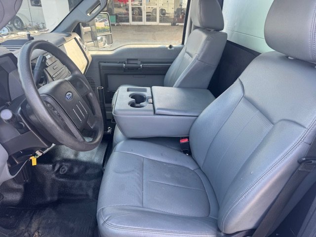 2015 Ford F-550 - Photo 16