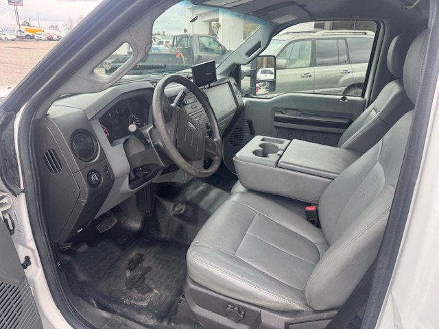 2012 Ford F-550 - Photo 11