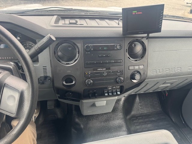2012 Ford F-550 - Photo 13
