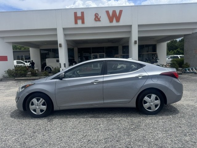 2016 Hyundai Elantra's photo