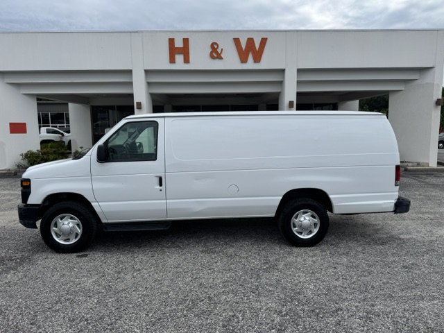 2011 Ford E-Series E-250 Extended's photo